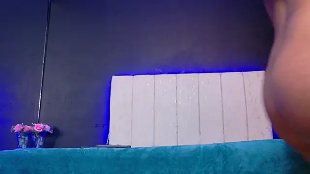 MariamLaraa online show from October 15, 2025, 2:33 am