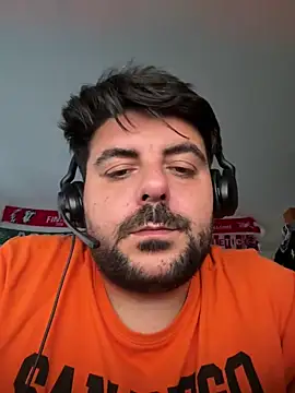 Sex-10-10 online show from November 11, 2025, 10:26 am