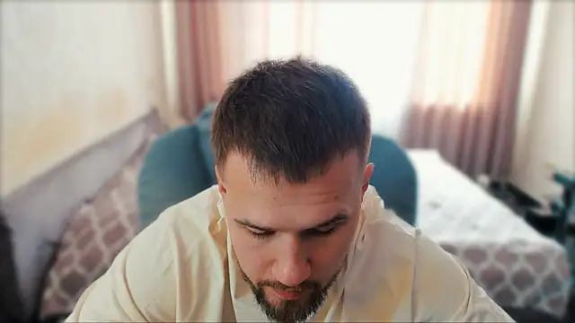 Snapshot of Vladik_b chatting on March 2, 2026, 12:12 pm Vladik b online show from March 2, 2026, 12:12 pm