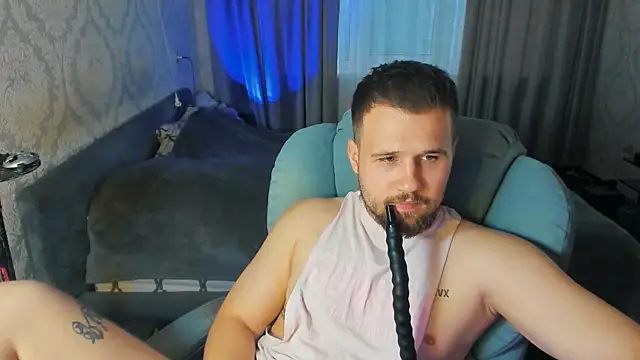 Snapshot of Vladik_b chatting on June 12, 2026, 6:07 pm Vladik b online show from June 12, 2026, 6:07 pm