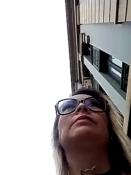 CandieGilson   online show from September 14, 2025, 11:31 am