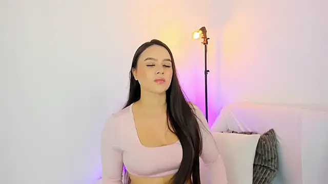 NicoleVegaa  online show from September 27, 2025, 10:15 pm