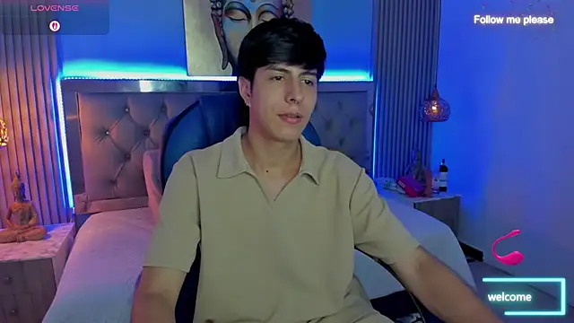 Snapshot of Estiv18_ chatting on September 25, 2025, 2:04 am Estiv18 online show from September 25, 2025, 2:04 am