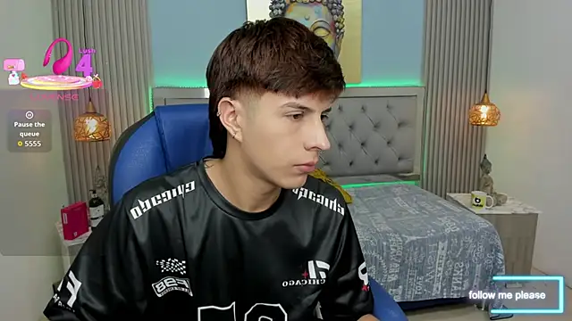 Estiv18  online show from December 1, 2025, 1:54 am