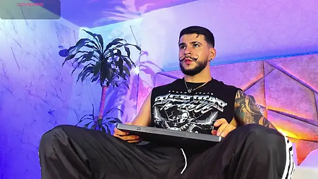 DickGriffith  online show from October 6, 2025, 12:35 pm