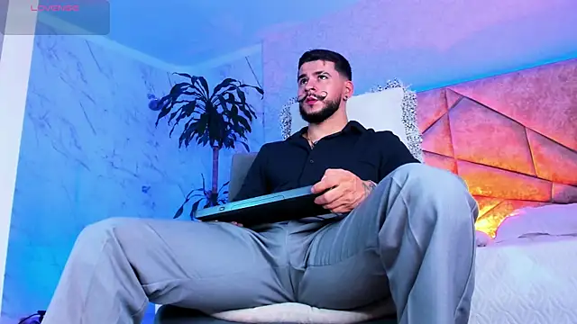 DickGriffith  online show from October 12, 2025, 11:31 am