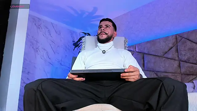 DickGriffith  online show from October 19, 2025, 12:50 pm