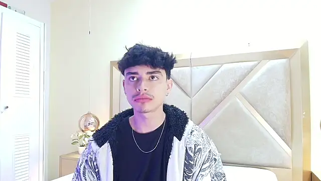 DrakeCollinss online show from September 28, 2025, 12:21 pm