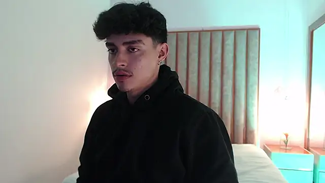 DrakeCollinss online show from September 30, 2025, 12:04 am