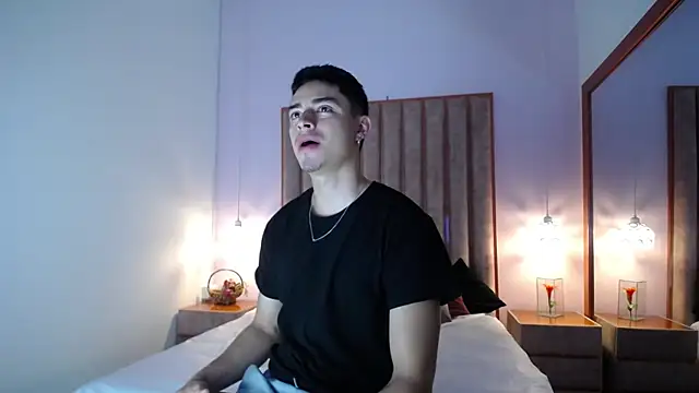 DrakeCollinss online show from November 25, 2025, 11:43 am