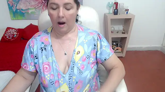 leonela 69 online show from November 2, 2025, 11:51 pm