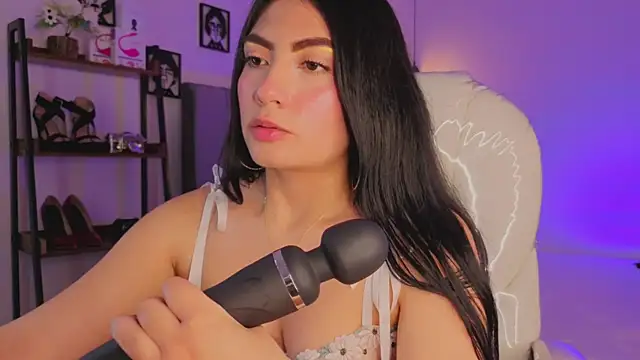 Miller Vanessa  online show from October 3, 2025, 9:01 pm