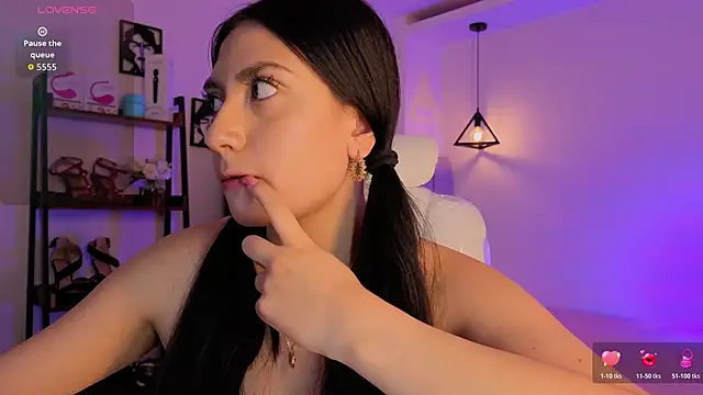 Miller Vanessa  online show from February 18, 2026, 9:11 pm