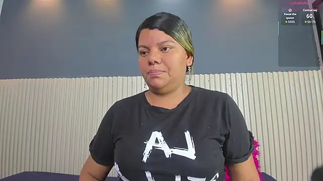 Aida-nicolle online show from October 16, 2025, 10:38 am