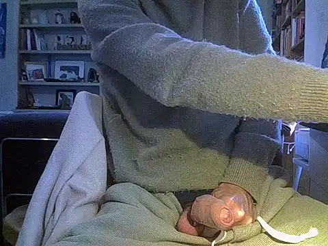 createur34 online show from February 25, 2026, 8:24 am