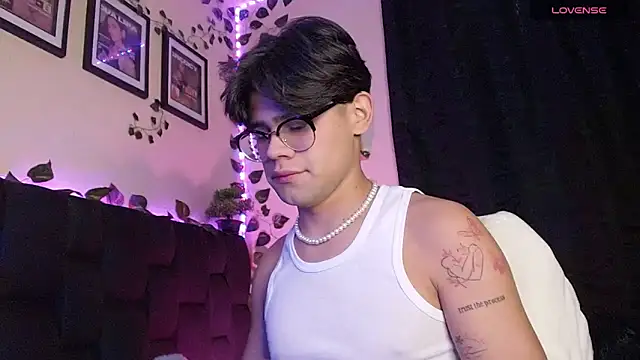 Snapshot of isaac-saenz chatting on February 25, 2025, 8:09 pm isaac-saenz online show from February 25, 2025, 8:09 pm