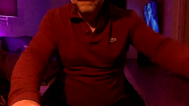 Snapshot of Bleueyez007 chatting on February 18, 2025, 8:58 pm Bleueyez007 online show from February 18, 2025, 8:58 pm