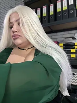 Snapshot of Eliaden chatting on October 10, 2025, 2:43 am Eliaden online show from October 10, 2025, 2:43 am