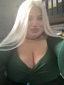 Snapshot of Eliaden chatting on October 15, 2025, 4:12 am Eliaden online show from October 15, 2025, 4:12 am