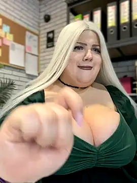 Snapshot of Eliaden chatting on November 5, 2025, 4:01 am Eliaden online show from November 5, 2025, 4:01 am