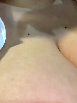 Snapshot of Eliaden chatting on November 11, 2025, 5:51 am Eliaden online show from November 11, 2025, 5:51 am