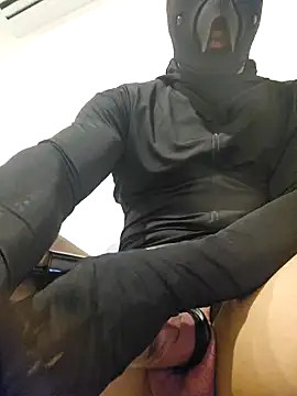 mosterxxx11 online show from February 14, 2025, 1:34 am