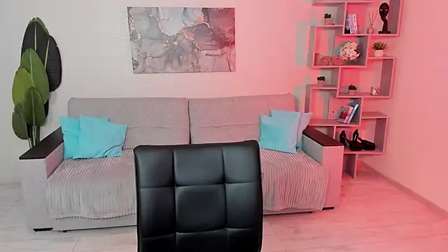 GabriellaMays online show from April 13, 2026, 5:13 am