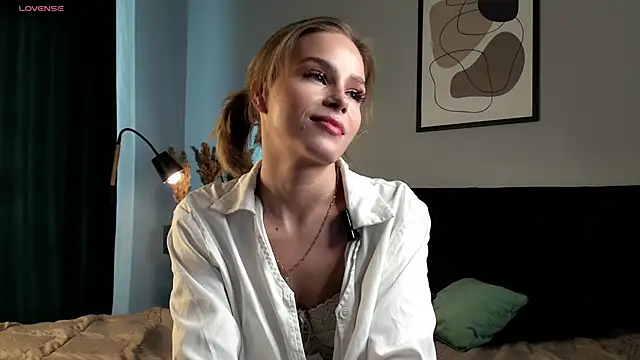 TaiteBayles online show from March 14, 2025, 3:04 am