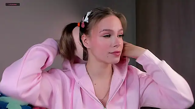 TaiteBayles online show from October 10, 2025, 1:15 am