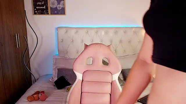 Snapshot of Julieta_priv chatting on September 26, 2025, 2:10 pm Julieta priv online show from September 26, 2025, 2:10 pm