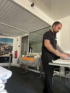 morfeoX online show from February 28, 2025, 1:25 pm