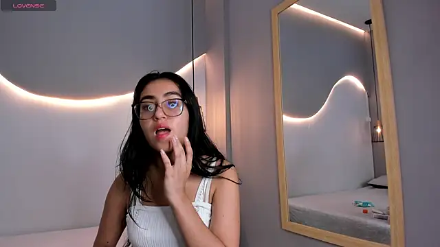 lucelly 15 online show from October 5, 2025, 11:41 am