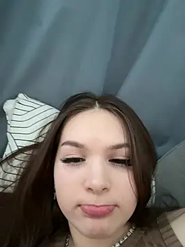 Snapshot of -Amora chatting on February 19, 2026, 12:12 pm -Amora online show from February 19, 2026, 12:12 pm