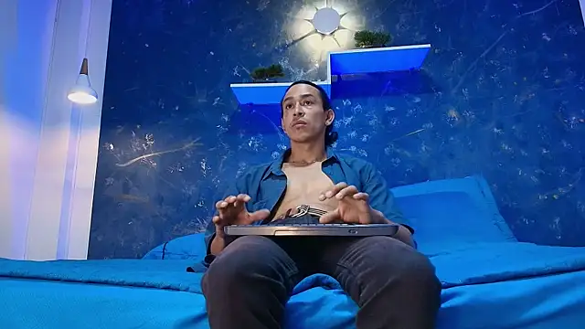 Snapshot of Ares_Cohen chatting on March 3, 2025, 1:09 pm Ares Cohen online show from March 3, 2025, 1:09 pm