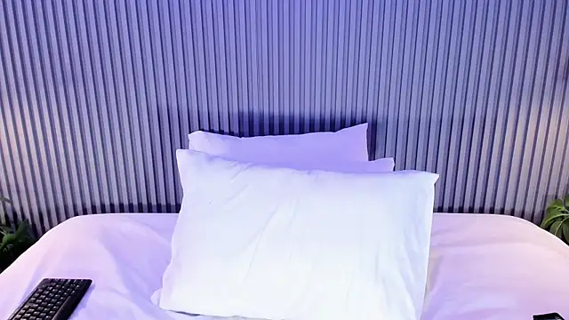 GabyFosterr online show from September 28, 2025, 12:10 pm