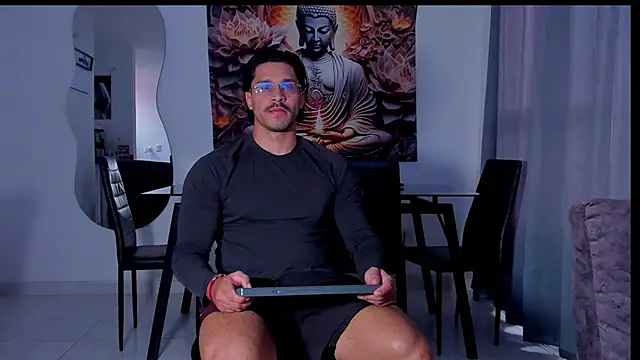 Valentino Dosantos  online show from February 4, 2026, 8:14 pm