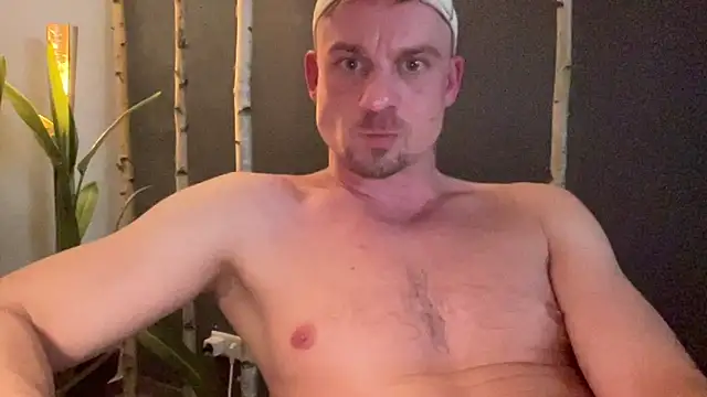 Snapshot of Hagener985 chatting on March 3, 2026, 11:43 pm Hagener985 online show from March 3, 2026, 11:43 pm