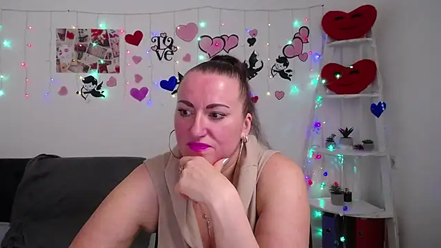 Snapshot of DianaMGG chatting on March 6, 2025, 9:36 am DianaMGG online show from March 6, 2025, 9:36 am