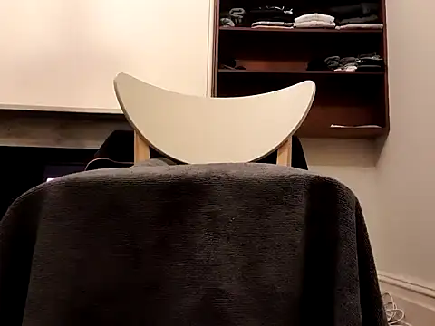 Snapshot of MystiqueRider chatting on October 3, 2025, 12:57 pm MystiqueRider online show from October 3, 2025, 12:57 pm