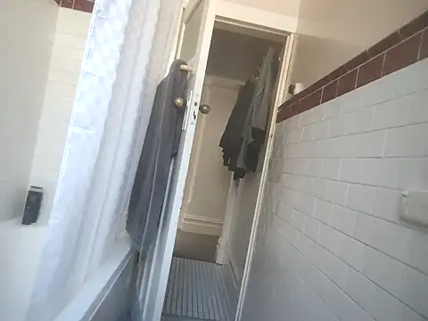 Snapshot of MystiqueRider chatting on October 10, 2025, 10:42 pm MystiqueRider online show from October 10, 2025, 10:42 pm