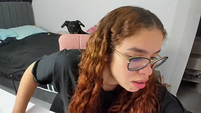 Greciaruiz  online show from October 5, 2025, 12:09 am