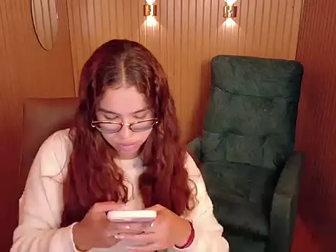 Greciaruiz  online show from February 14, 2026, 12:07 am