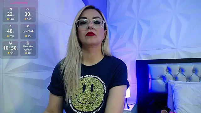 Snapshot of Azaahara_ chatting on February 21, 2026, 3:18 am Azaahara online show from February 21, 2026, 3:18 am