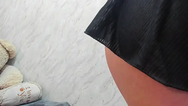 Lianngrace online show from December 4, 2025, 2:37 pm