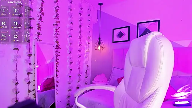 Bella walker  online show from November 14, 2025, 8:07 pm