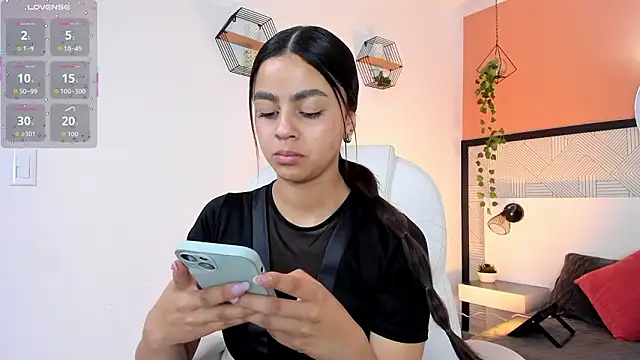 Bella walker  online show from March 5, 2026, 8:27 pm