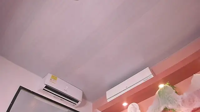 SofiaBennett  online show from November 4, 2025, 12:26 pm