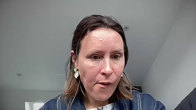 Snapshot of eatmypie69 chatting on November 3, 2025, 9:43 am eatmypie69 online show from November 3, 2025, 9:43 am