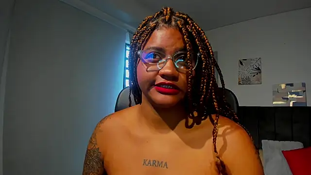 Snapshot of ZahraRose chatting on March 14, 2025, 12:40 pm ZahraRose online show from March 14, 2025, 12:40 pm