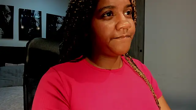 Snapshot of ZahraRose chatting on September 12, 2025, 8:31 pm ZahraRose online show from September 12, 2025, 8:31 pm